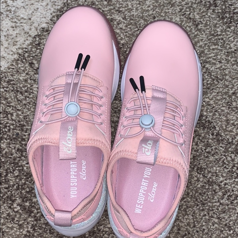 Cloves pink nurse shoes 6.5